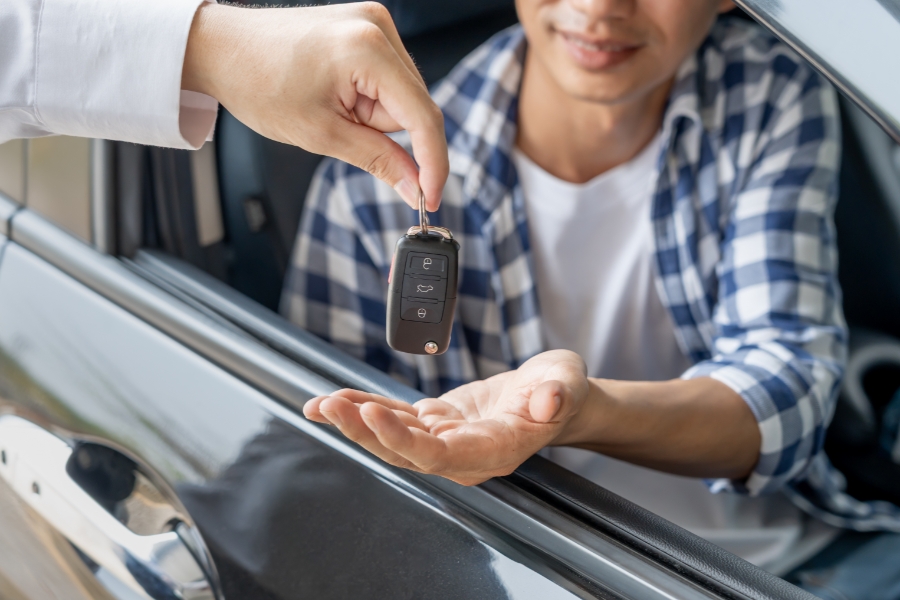 Best Time to Book a Car Rental in Slovakia for Lowest Prices